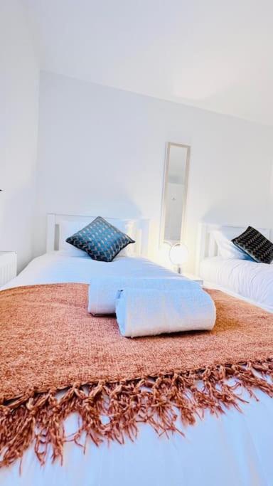 New Fully Furnished Cosy Home Balderton Exterior foto