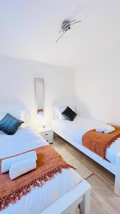 New Fully Furnished Cosy Home Balderton Exterior foto